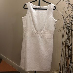 DR Collection White Sleeveless Dress.Preowned